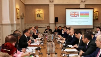 Azerbaycan ile Birleşik Krallık Arasında 5 Milyar Sterlinlik Anlaşma
